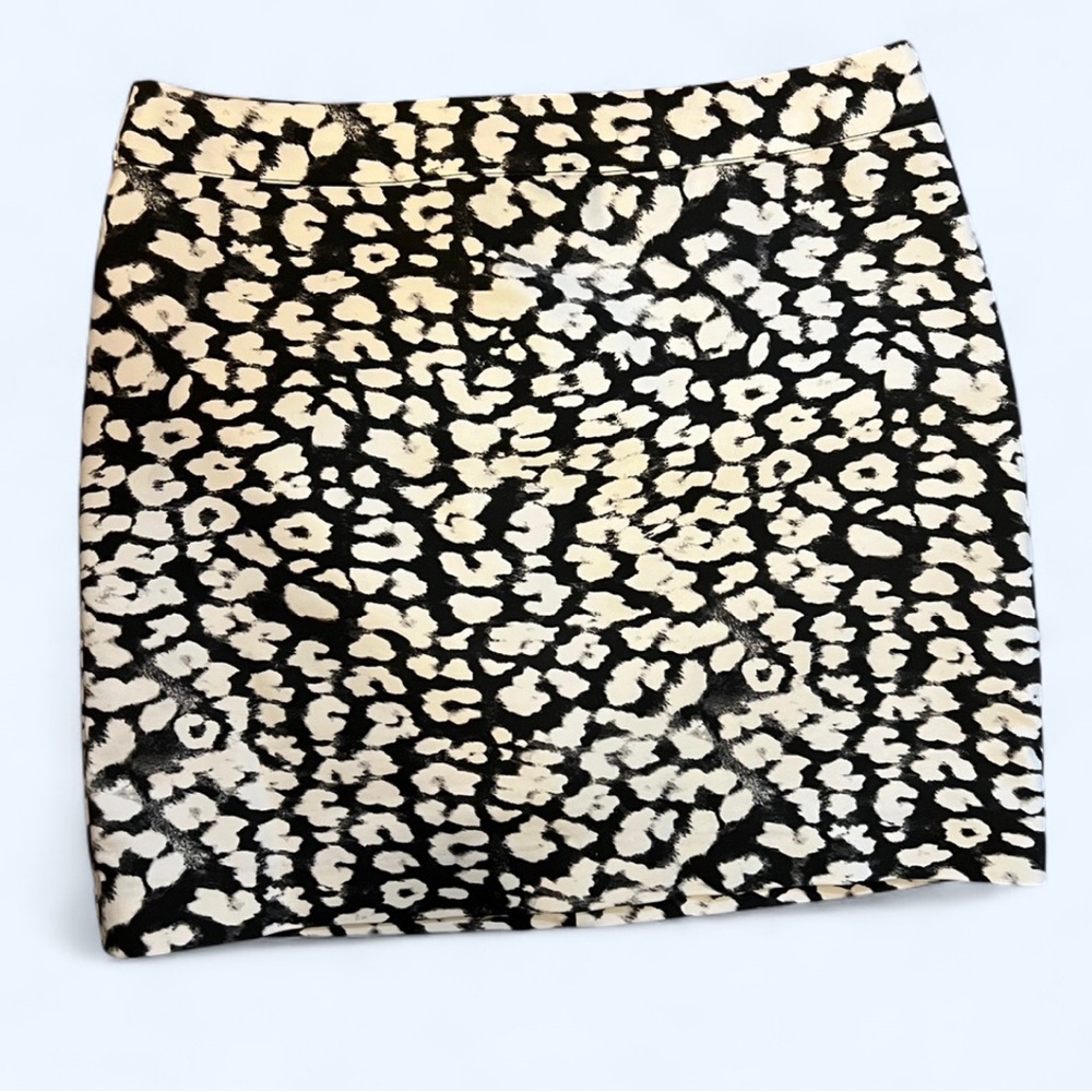 H&M Stylish Black and Cream Skirt